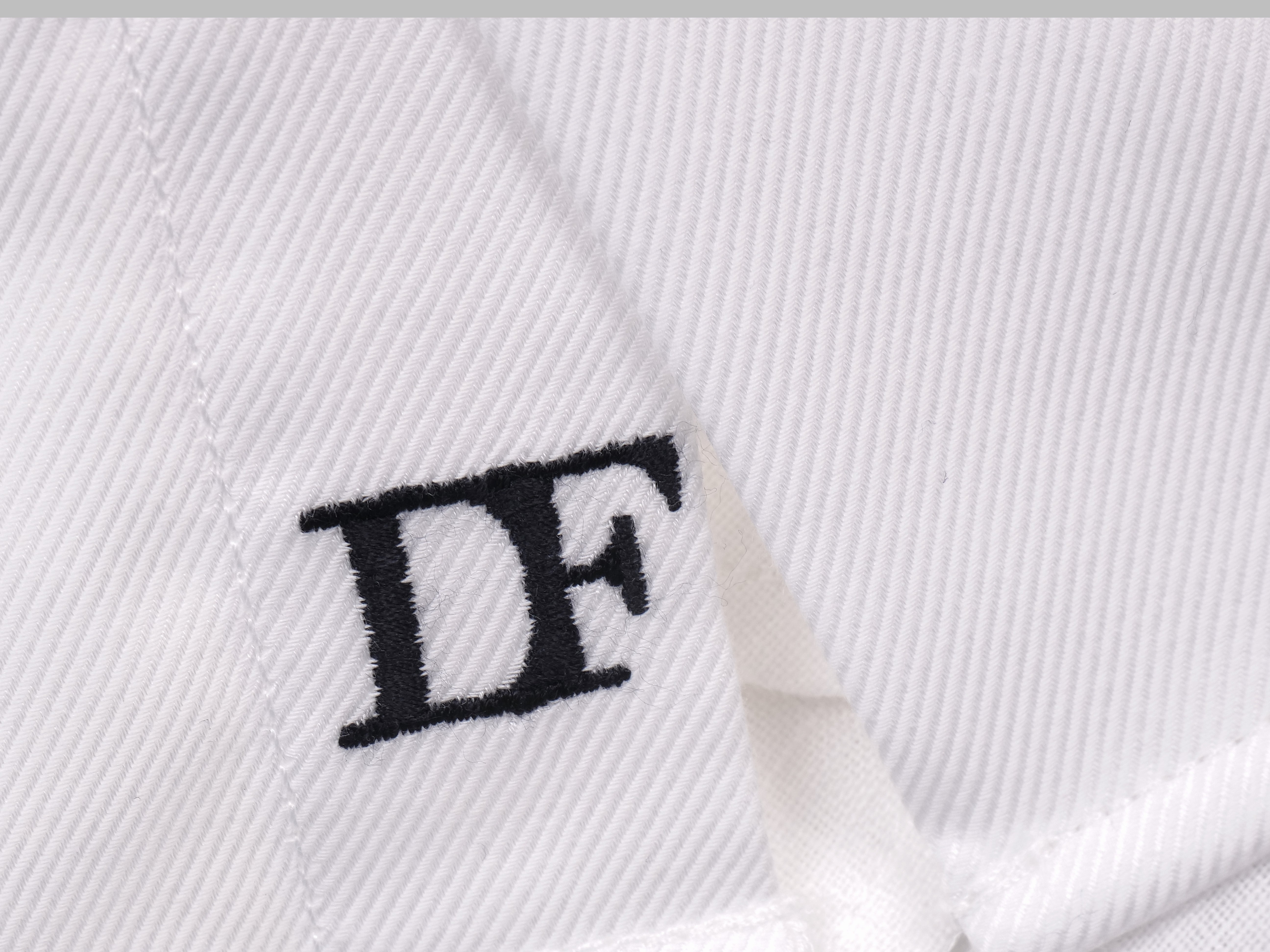 Langarmhemd modern fit aus Baumwolle mit Haifisch-Kragen von Daniel Fey