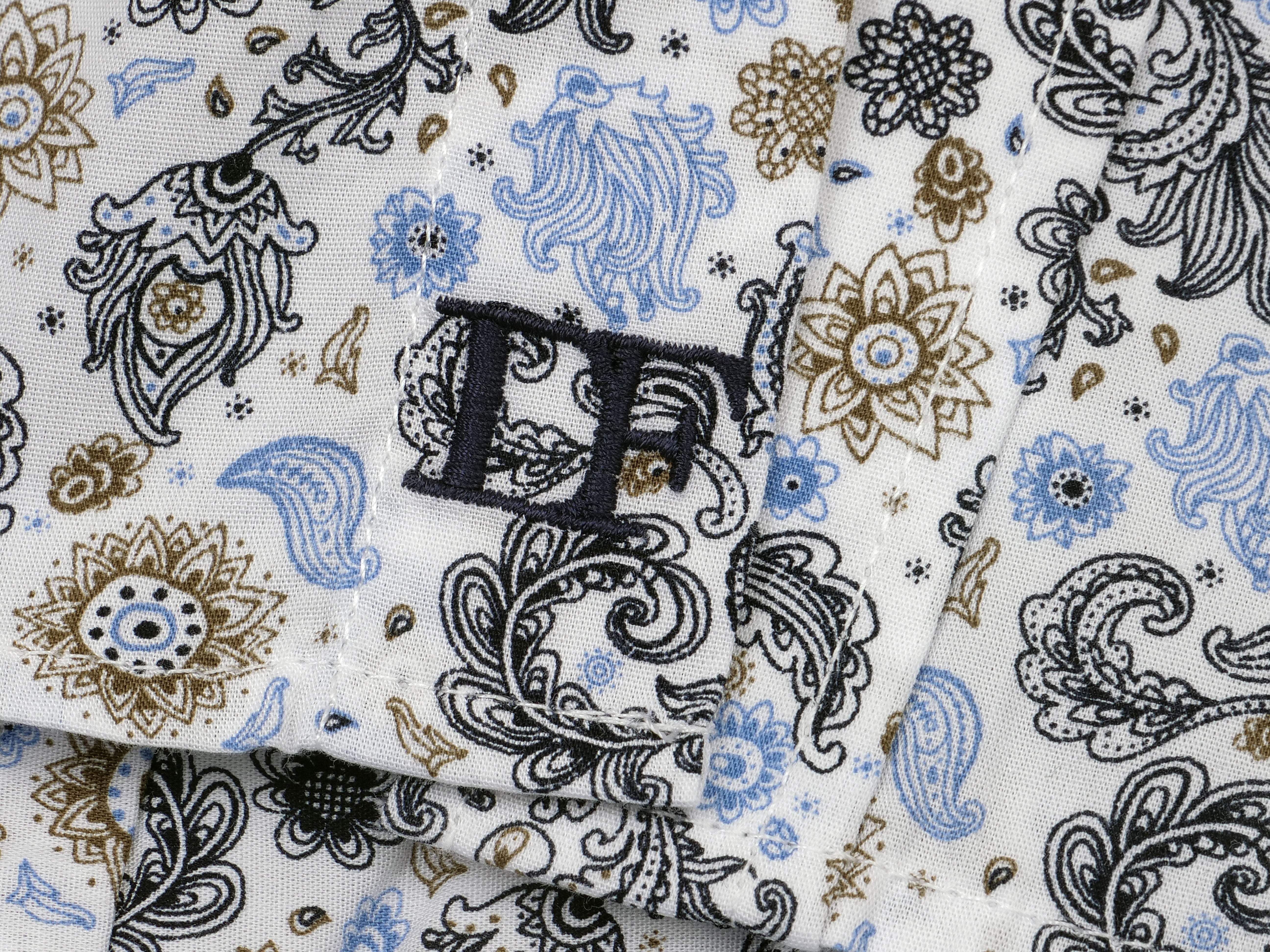 Langarmhemd modern fit aus Baumwolle mit Button-Down-Kragen und Brusttasche von Daniel Fey