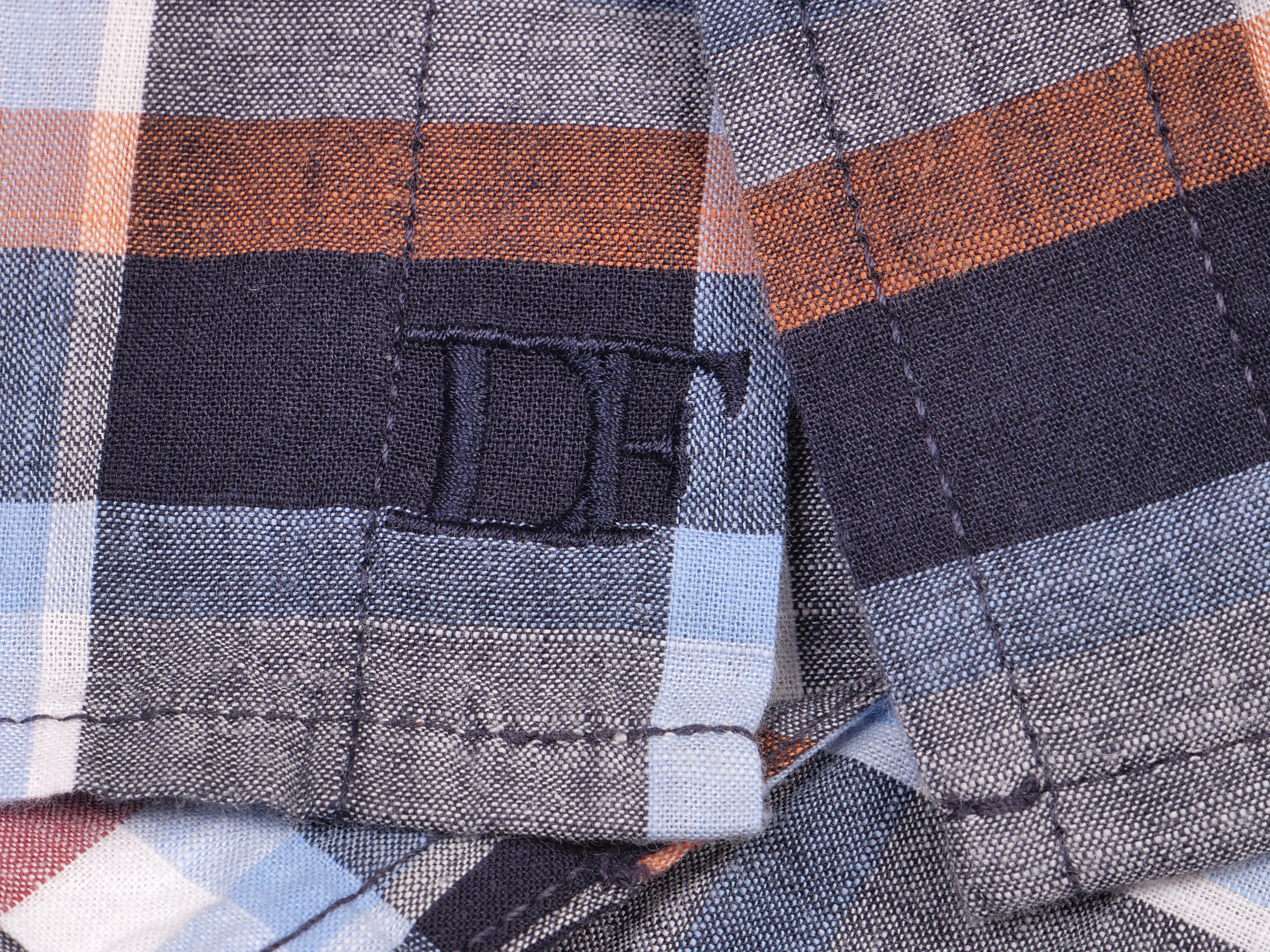 Kurzarmhemd modern fit aus Baumwolle mit Button-down-Kragen und Brusttasche von Daniel Fey